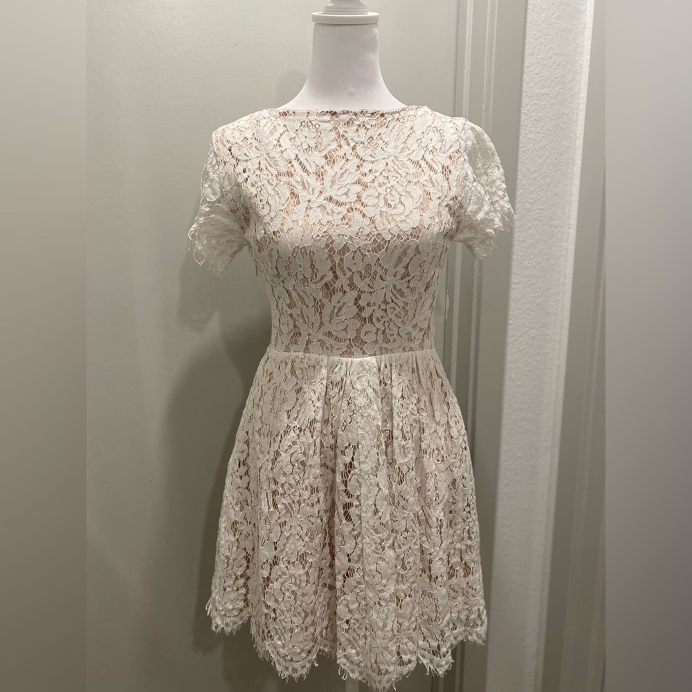 TOBI Cream & Beige Embroidered Crochet Lace Overlay Short-Sleeve Mini Dress - S